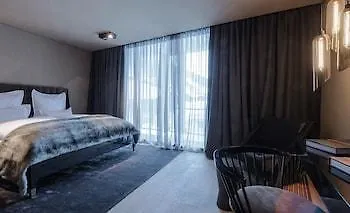 Hotel Zhero 5*