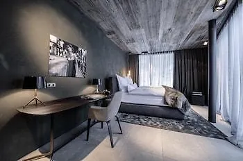 Zhero Hotel 5*